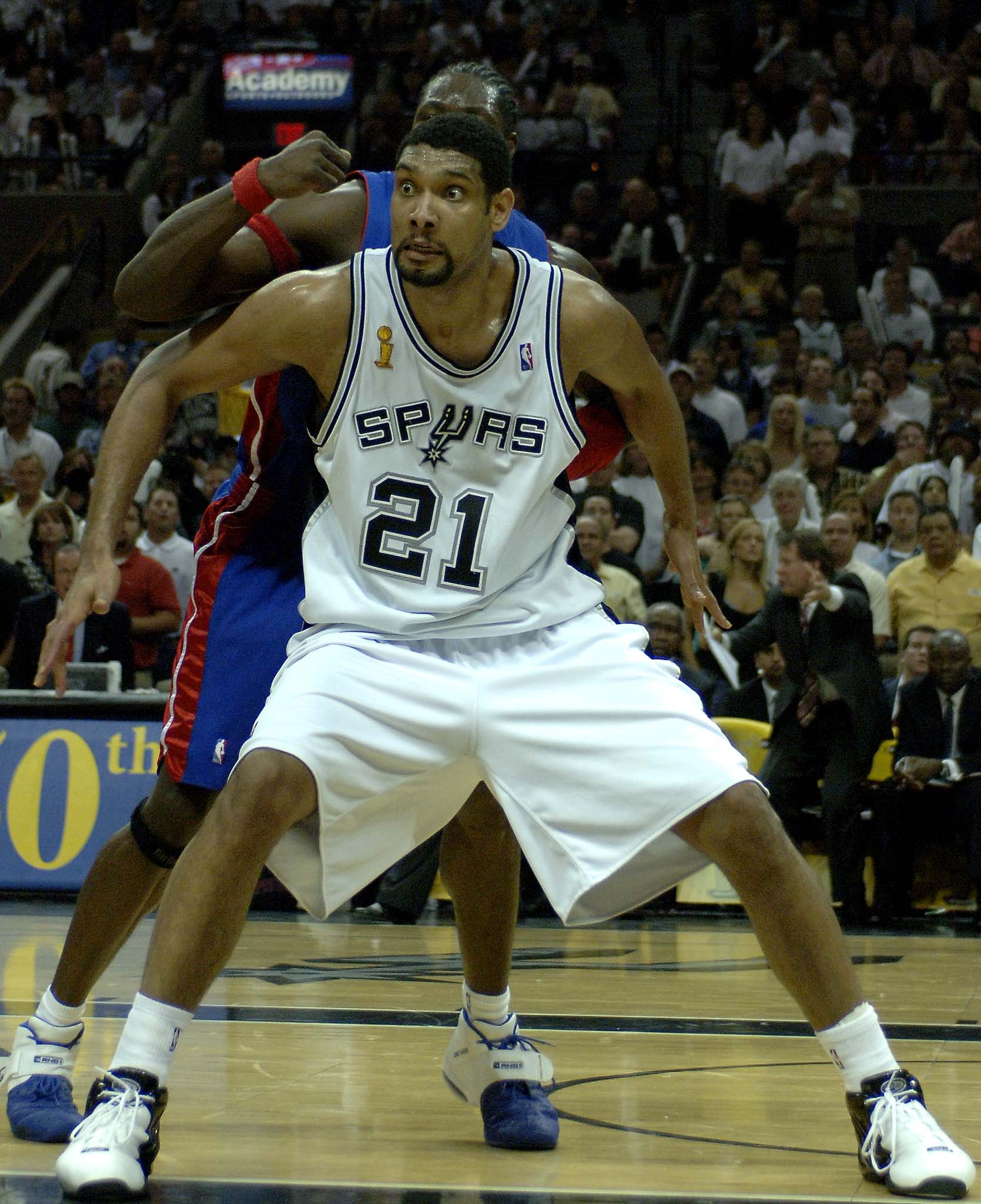 每体：已有323名巴萨会员转卖门票给法鹰球迷，这些票将作废