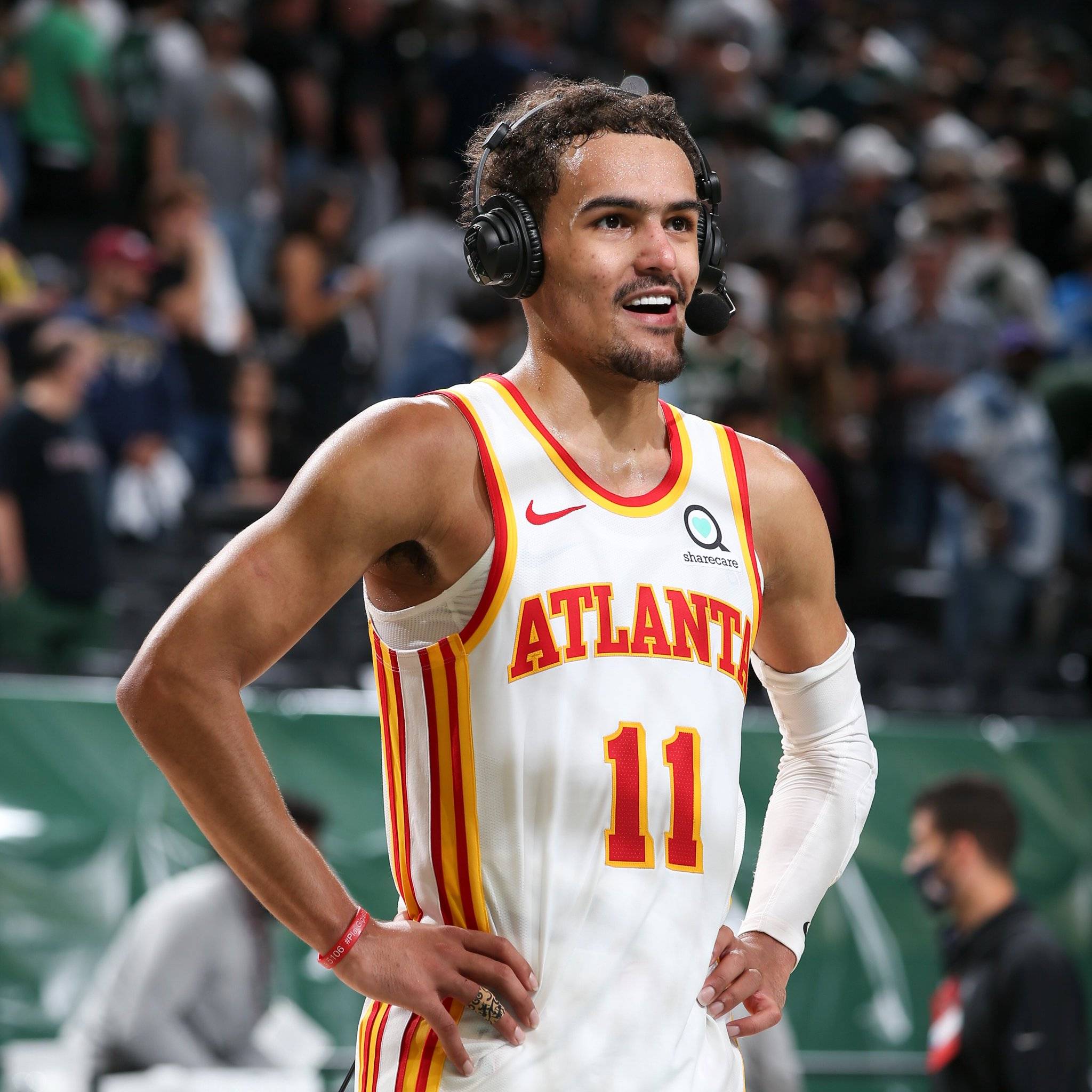 球迷齐喊梅西，C罗微笑回应：再大点声！12分钟传射+斩MVP 3场4球